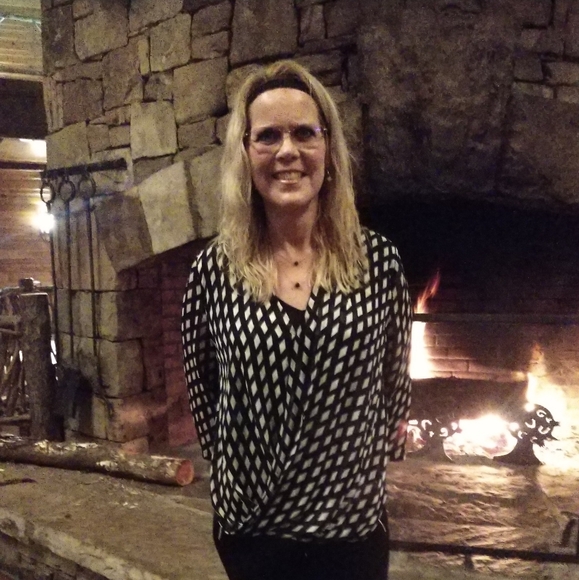 Meet your Posher, Monica - Picture 3 of 3